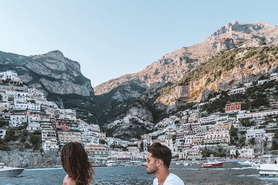 Casal português de bloguers arrasado após foto “irresponsável” em comboio