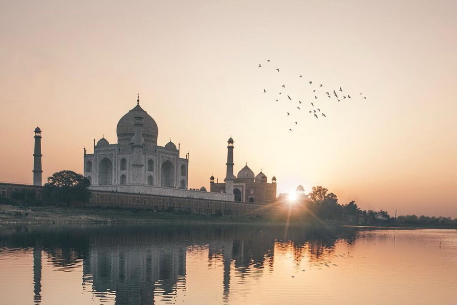 Casal português de bloguers arrasado após foto “irresponsável” em comboio