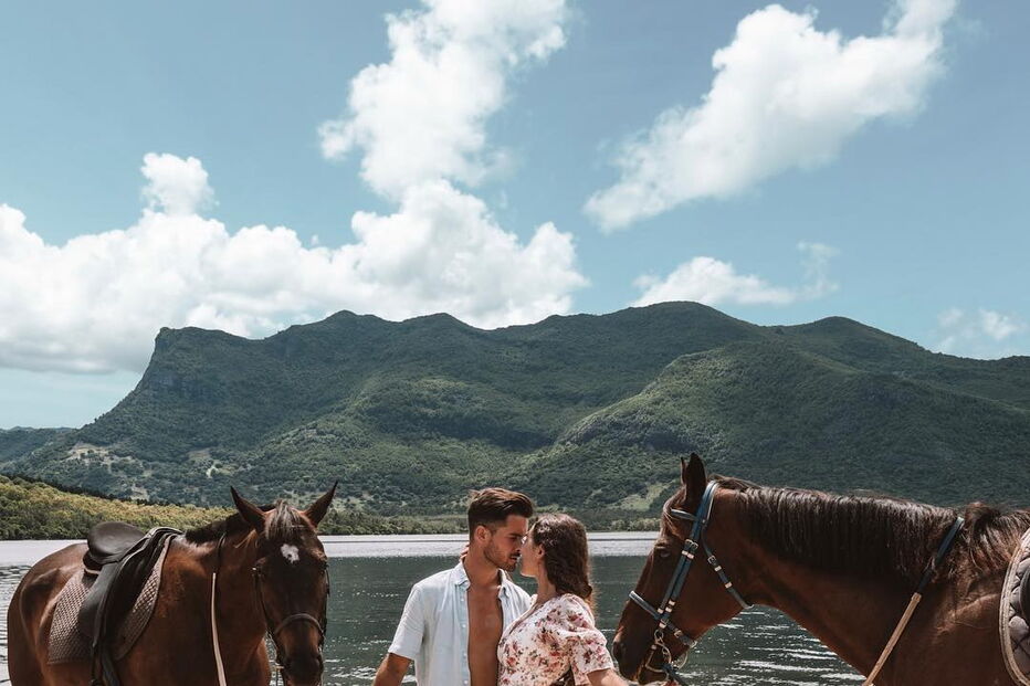 Casal português de bloguers arrasado após foto “irresponsável” em comboio