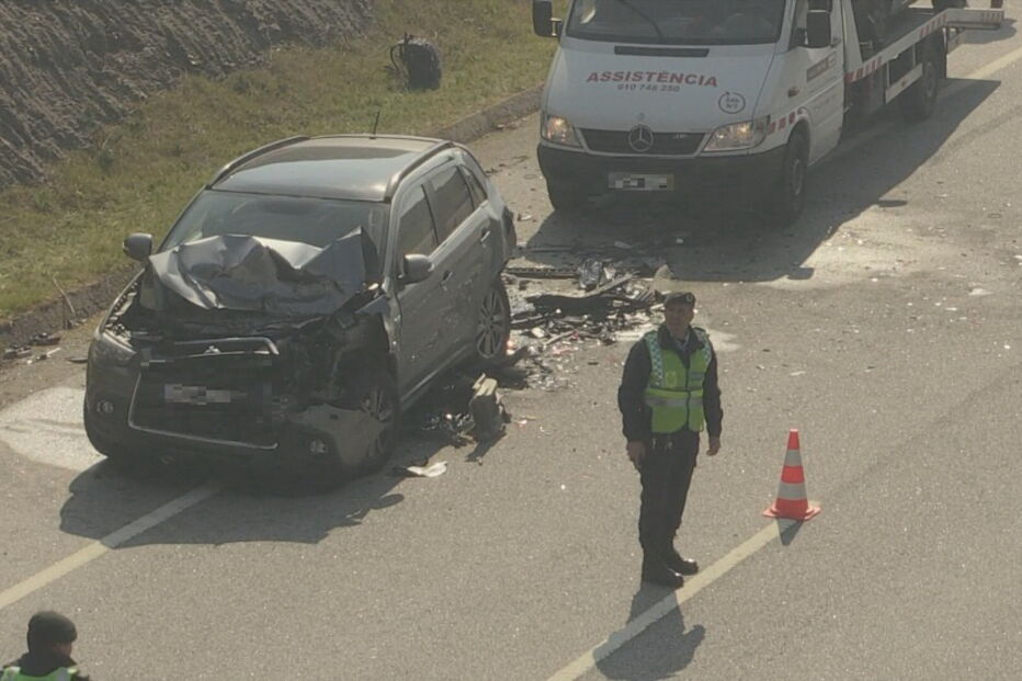Quatro feridos em colisão com seis carros em Mirandela