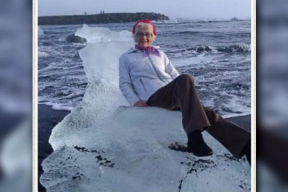 Mulher tira foto sentada em cima de iceberg e é levada pelo mar