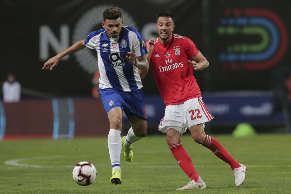 Samaris, médio do Benfica