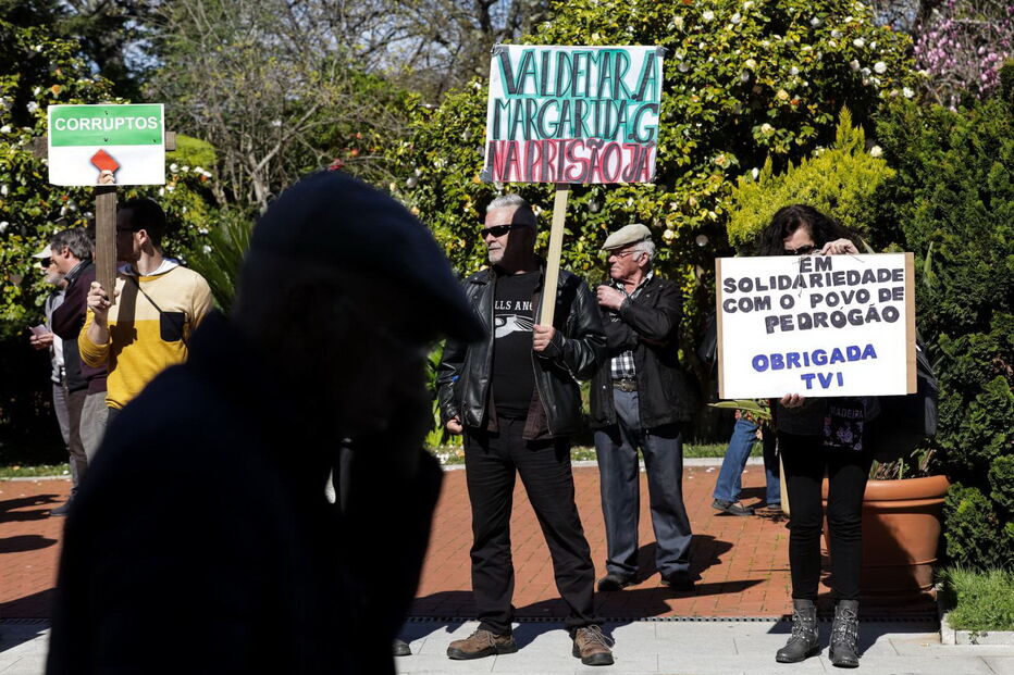 Protesto contra executivo de Pedtrógão Grande recebido com resistência verbal de residentes