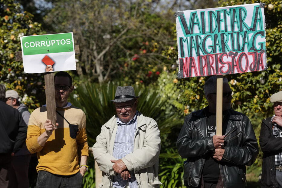 Protesto contra executivo de Pedtrógão Grande recebido com resistência verbal de residentes