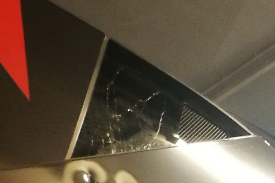 Autocarro do Benfica e carro de Vieira apedrejados no Dragão