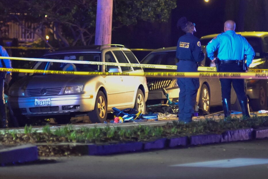 Dois mortos e seis feridos após carro abalroar multidão em Nova Orleães