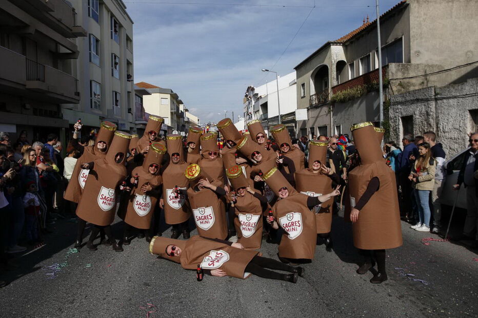 Carnaval festeja-se de Norte a Sul com muita sátira política à mistura