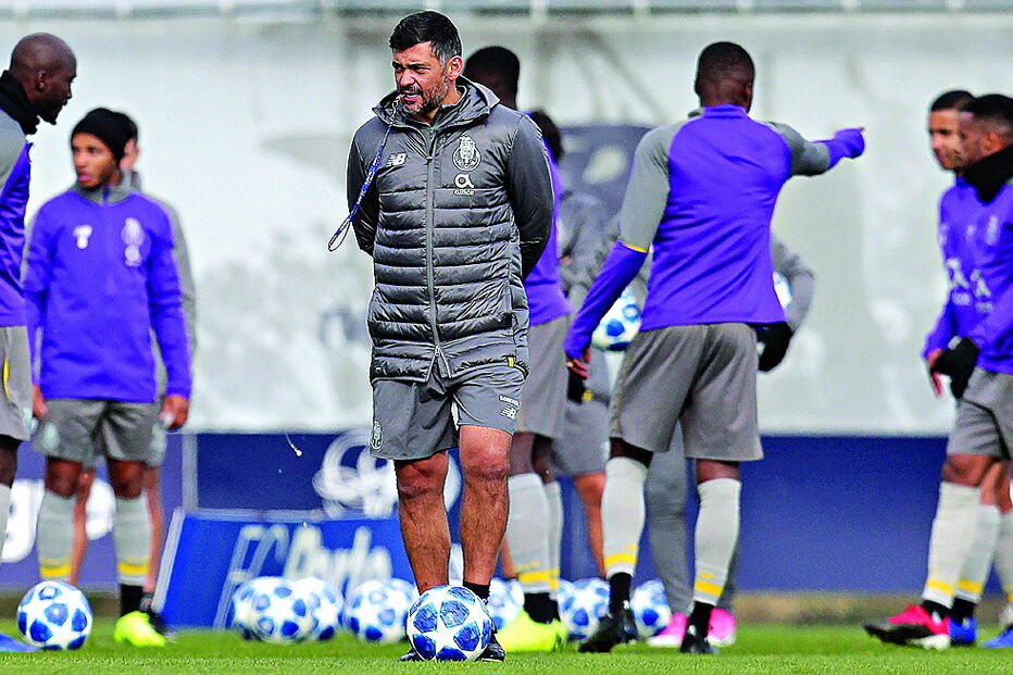 Sérgio Conceição apelou à união do grupo para atacar a Liga dos Campeões e o regresso à liderança da Liga