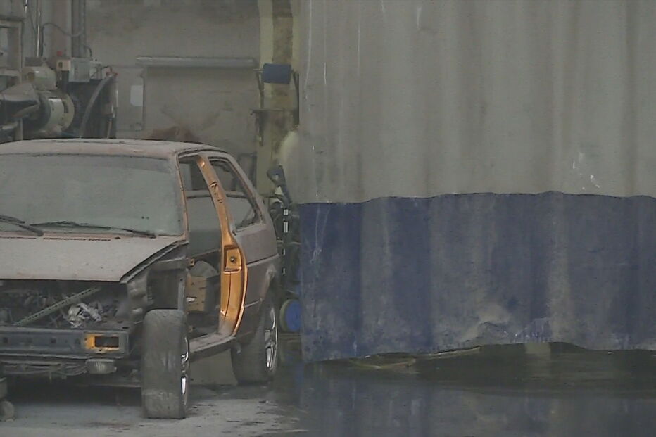 Oficina de automóveis arde em Valadares, Gaia 