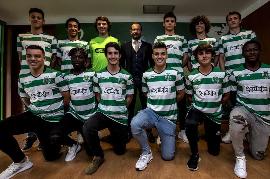 Sporting assegura continuidade de 12 futebolistas da formação