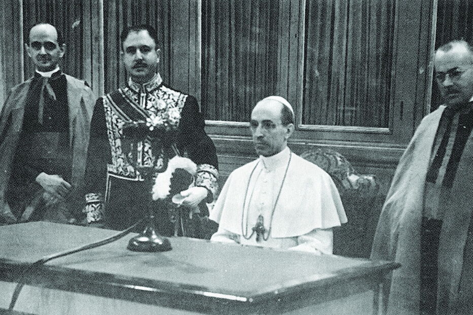 Cardeal  Eugenio Pacelli foi eleito Papa em 1939 e o seu pontificado terminou em 1958