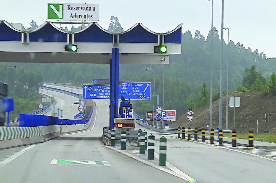 Construção de vários lanços das autoestradas A32, A41 e A43 previa 81 milhões de euros para expropriação de terrenos, mas esta quantia foi ultrapassada