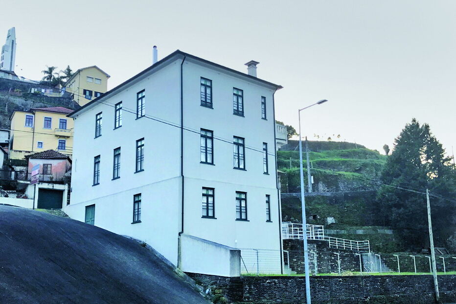 Casa em Crestuma custou 80 mil euros e terá sido paga em numerário