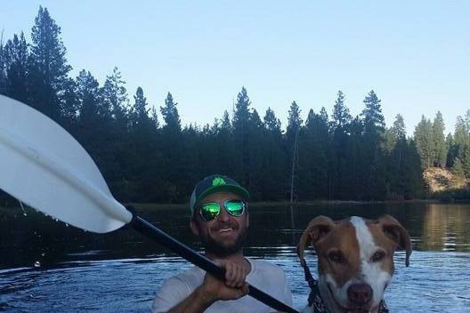 Homem e cão sobrevivem cinco dias presos em carro a comer molho de tacos