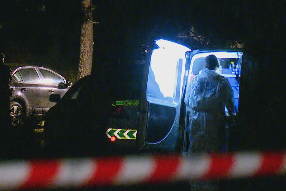 Mãe e filha encontradas mortas dentro de carro queimado na Lagoa de Albufeira