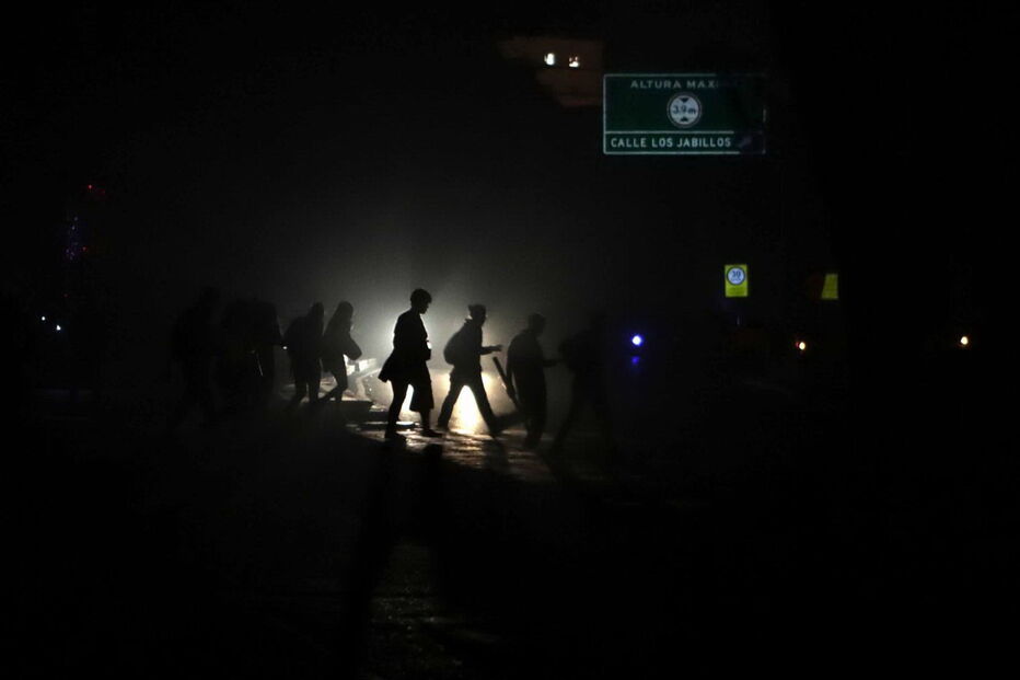 Caracas ficou totalmente às escuras a partir do fim da tarde de quinta-feira  