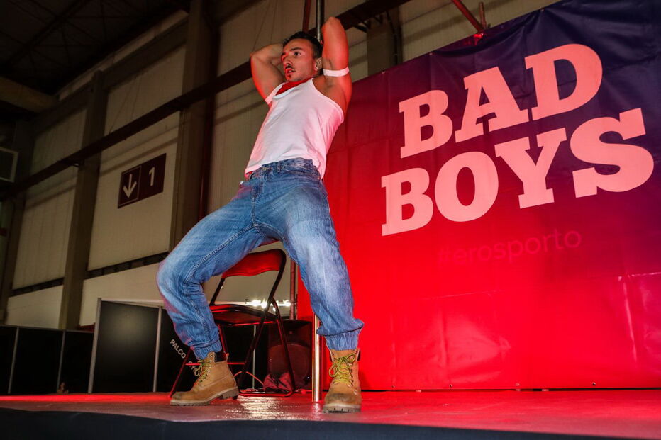 Shows de fetiches são atração no Eros Porto