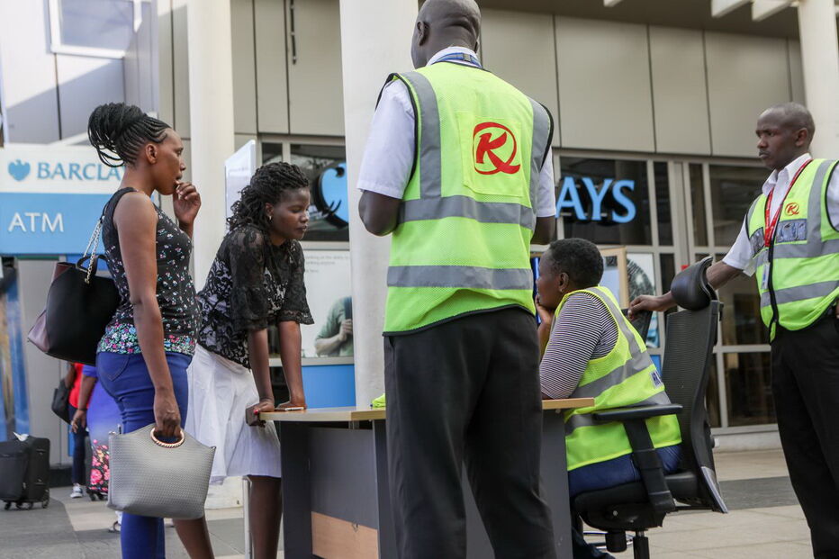 Tragédia em queda de avião faz 157 mortos