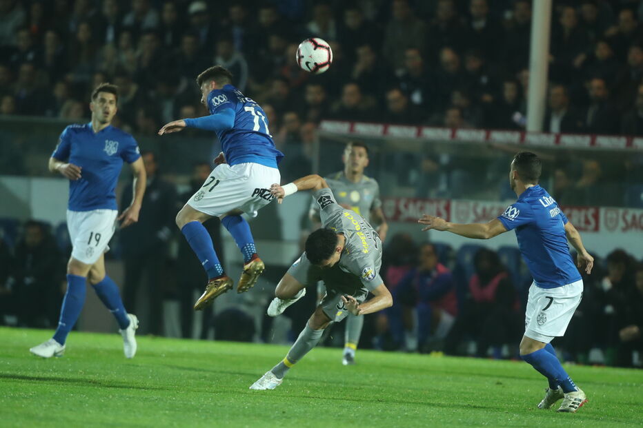 As melhores imagens do jogo entre Feirense e FC Porto