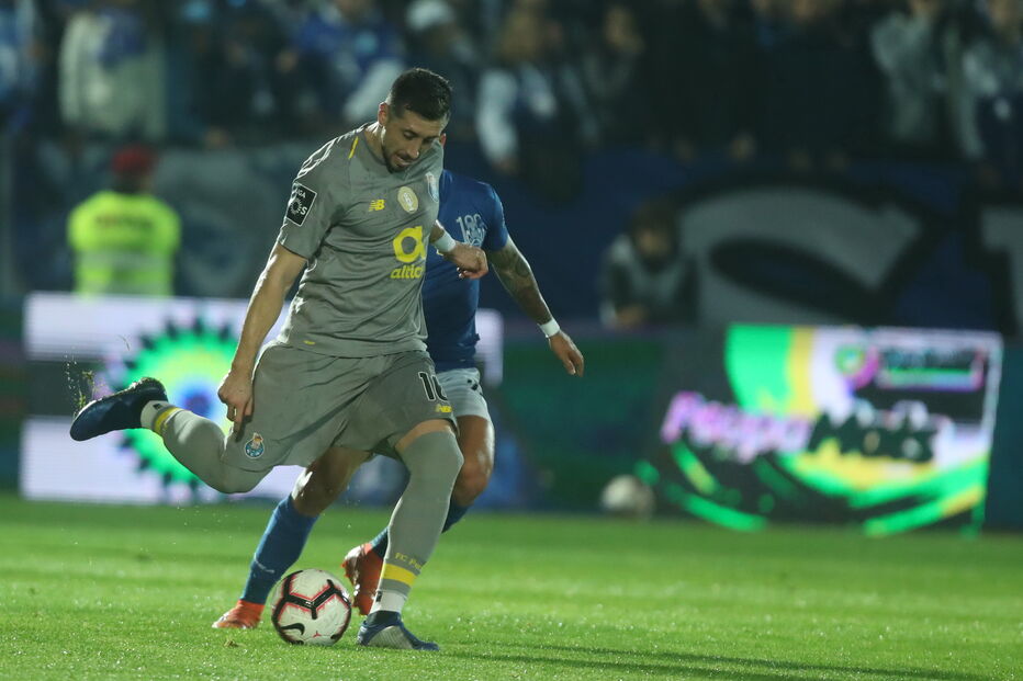 As melhores imagens do jogo entre Feirense e FC Porto