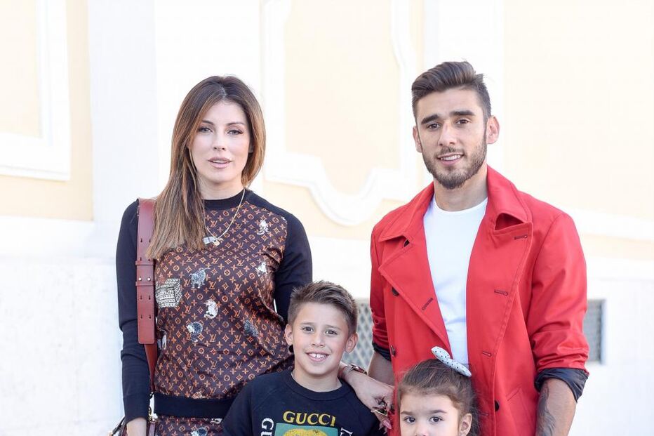 Salvio com a mulher e os dois filhos