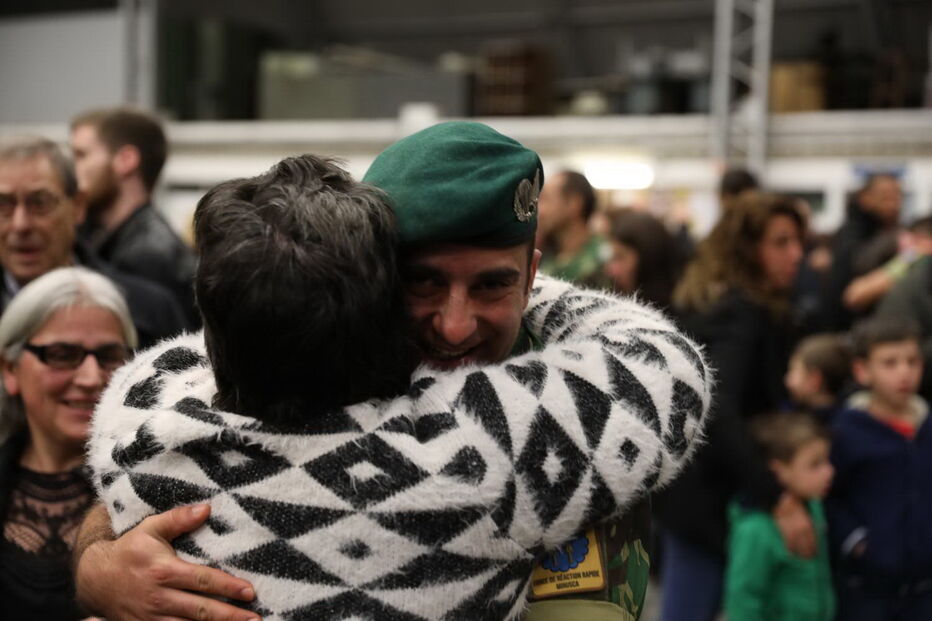 Militares portugueses em reencontro emocionado com as famílias após missão na República Centro-Africana