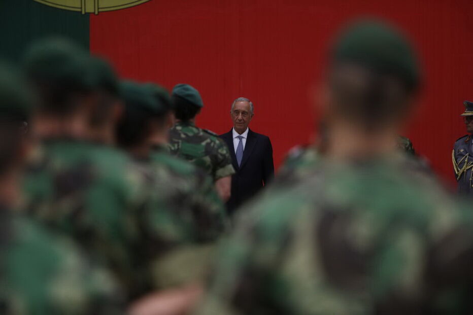 Paraquedistas chegaram esta terça-feira de madrugada a Figo Maduro e foram recebidos por Marcelo