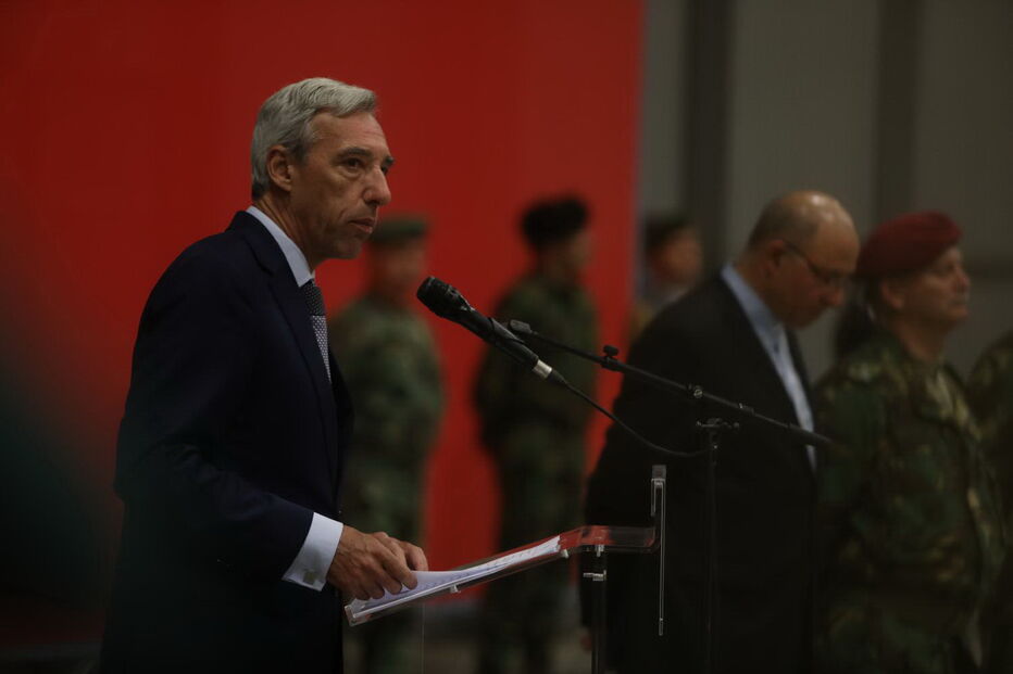 Paraquedistas chegaram esta terça-feira de madrugada a Figo Maduro e foram também recebidos pelo Ministro da Defesa