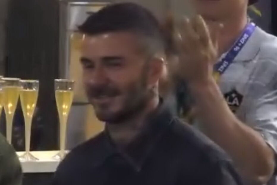 Beckham em choque ao ver estátua que o LA Galaxy preparou em sua homenagem