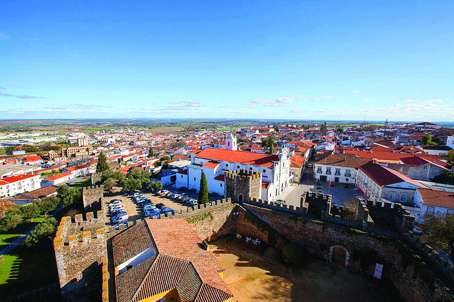 A procura de casas  para alojar trabalhadores agrícolas imigrantes  poderá explicar o aumento de 85%  no preço  médio para arrendamento no distrito de Beja