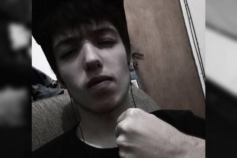 Guilherme, um dos autores de massacre em escola brasileira publicou fotos armado antes do crime