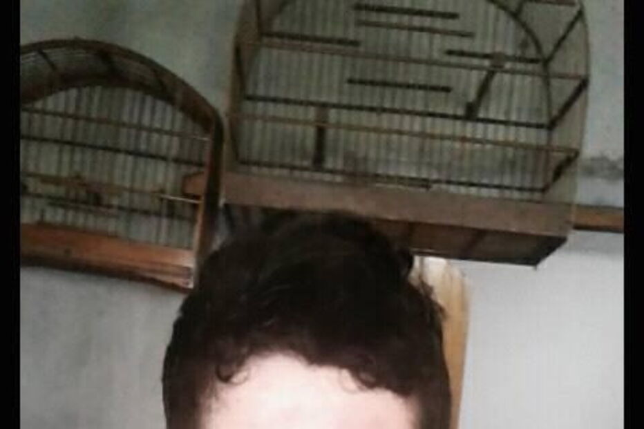 Um dos autores de massacre em escola brasileira publicou fotos armado antes do crime