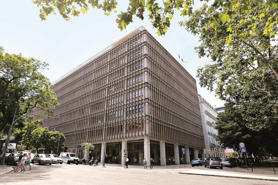 O Novo Banco vai continuar a ter impacto nas contas públicas, elevando o défice em 0,4 pontos percentuais até 2022