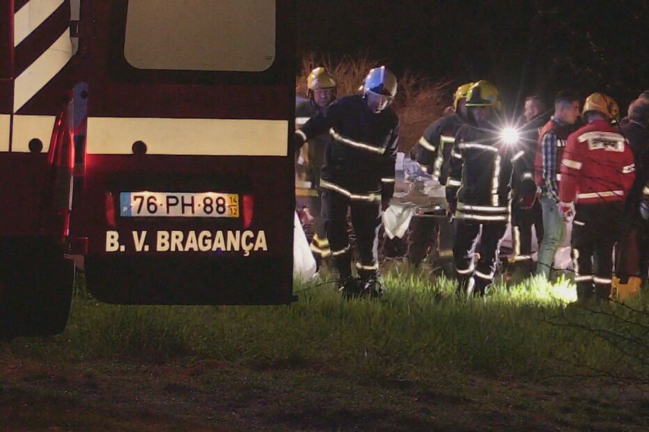 Dois mortos em queda de aeronave em Bragança