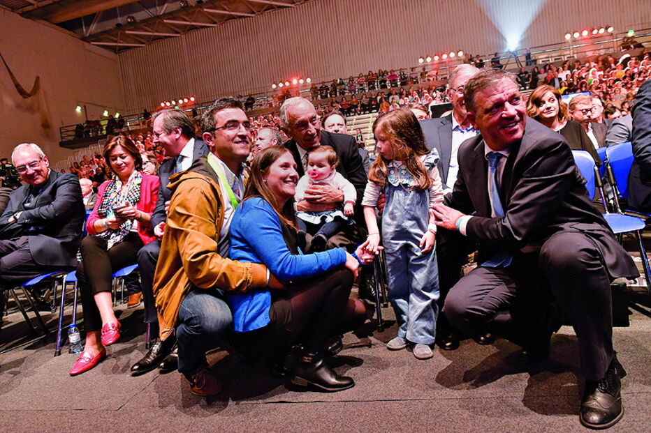 Marcelo com bebés na gala 'Viva a Vida'