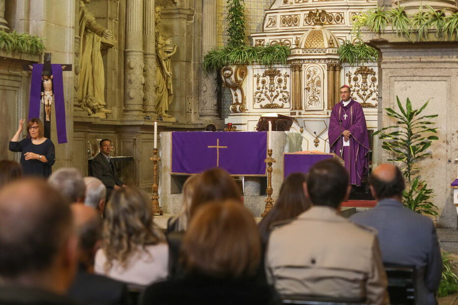 Bispo D. Manuel Linda presidiu a missa solene que teve lugar na igreja privativa da Santa Casa da Misericórdia 