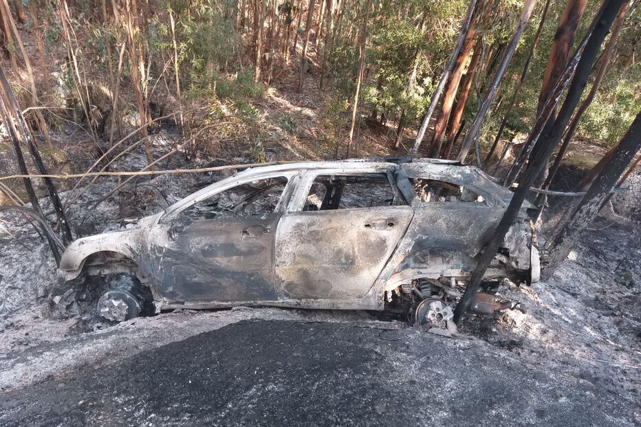 Carro usado em assalto a carrinha blindada em Famalicão foi destruído pelo fogo