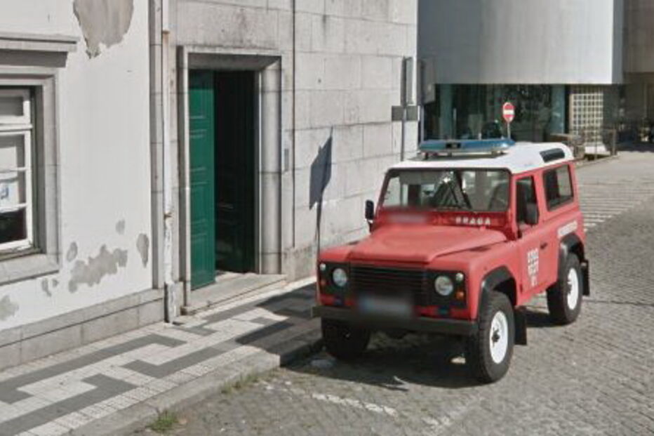 Jipe estava estacionado na rua