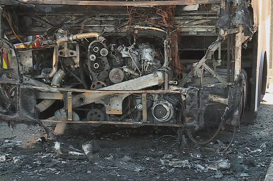  Autocarro arde nas Amoreiras em Lisboa