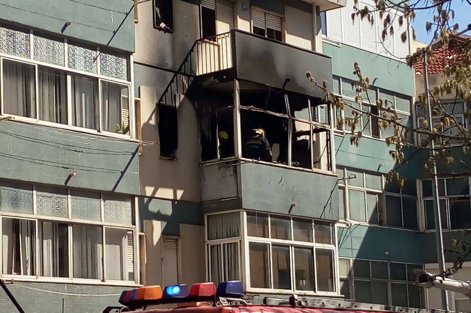 Incêndio em habitação no Seixal faz dois feridos