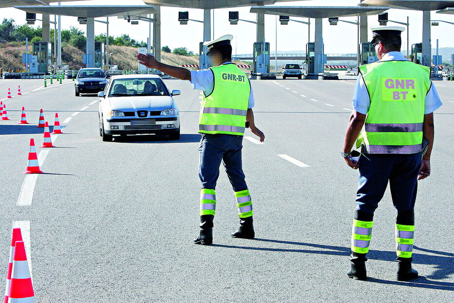 Suspeitas surgiram em operação de fiscalização que detetou veículos de mercadorias com gasóleo colorido 