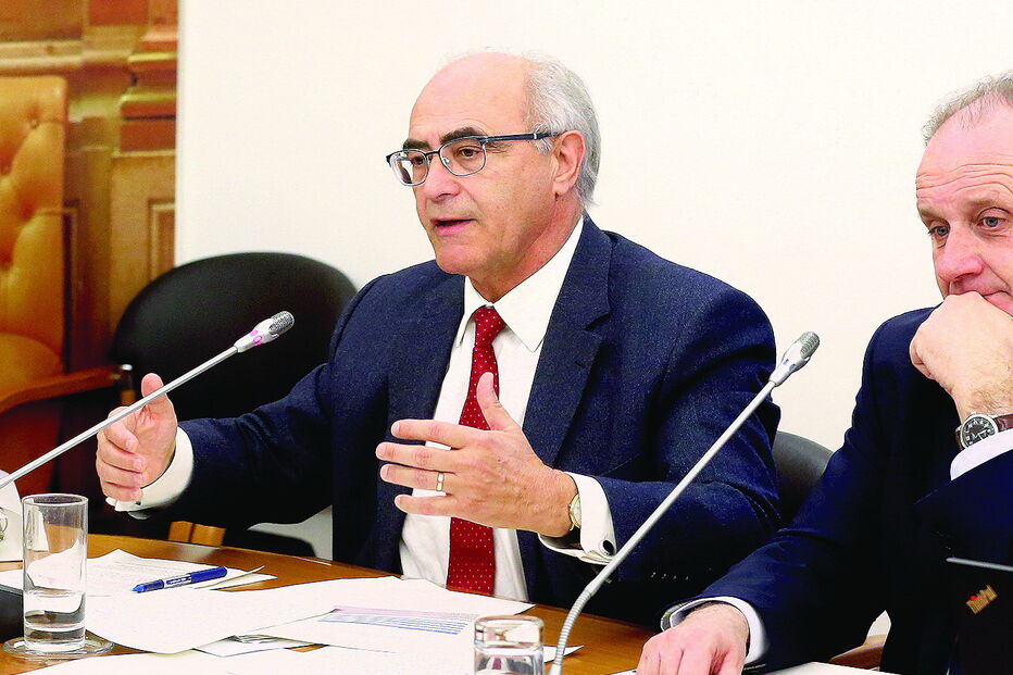 Manuel Frexes fala em “ataque político, externo ou interno”, que atribui ao facto de este ser um ano de eleições 