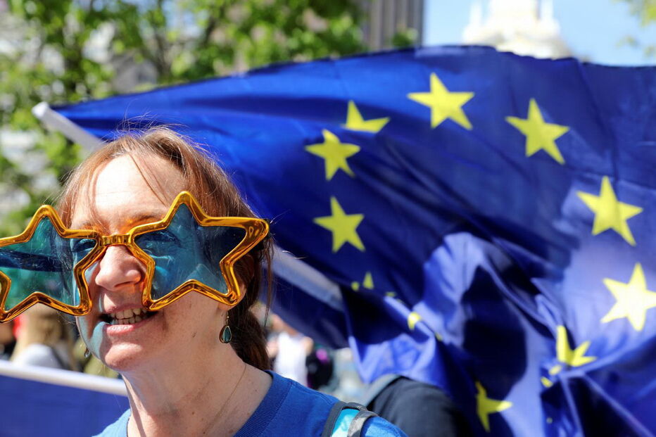 Milhares de britânicos pedem um segundo referendo para o Brexit