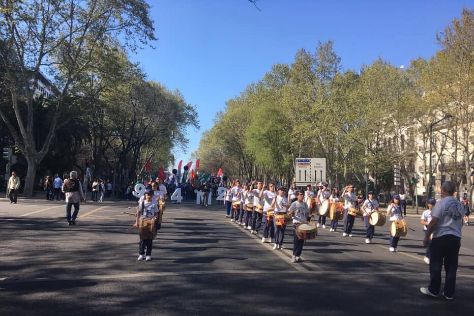 Milhares de professores saem às ruas de Lisboa em forma de protesto