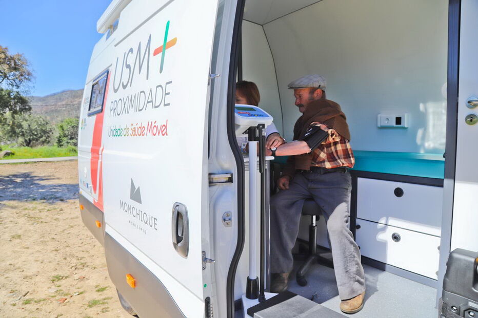 Unidade móvel de Saúde presta apoio a que sofreu com o fogo de Monchique, no verão de 2018