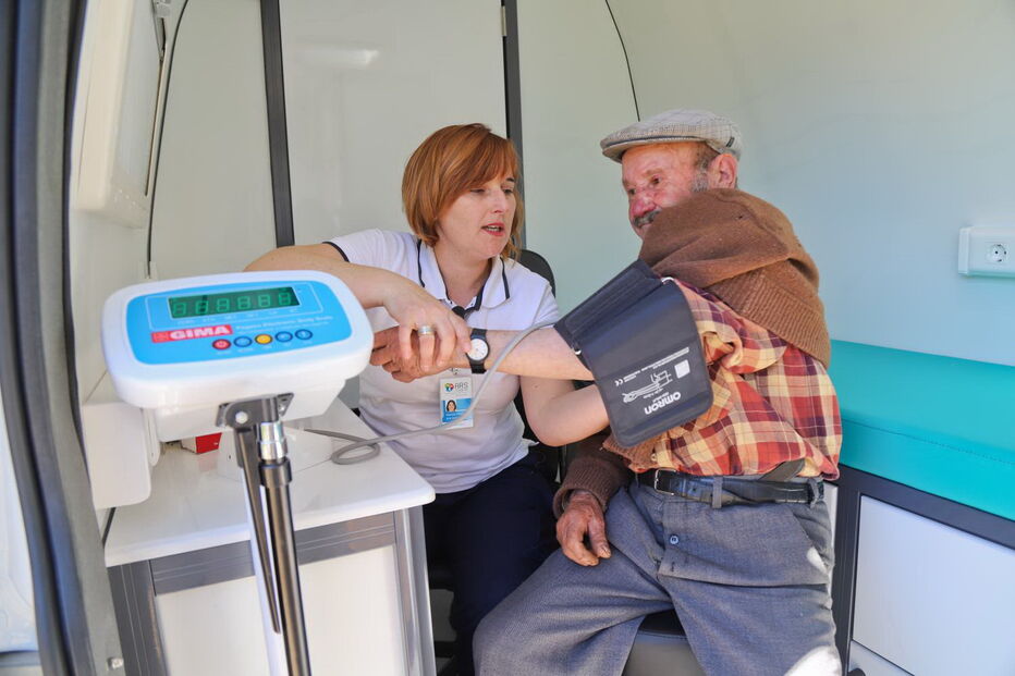 Unidade móvel de Saúde presta apoio a que sofreu com o fogo de Monchique, no verão de 2018