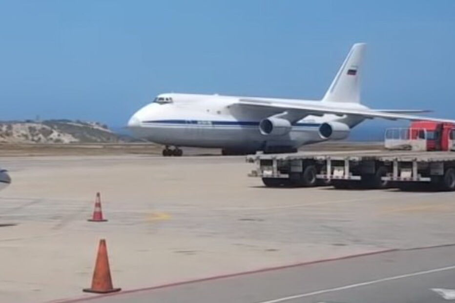 Dois aviões da Força Aérea russa com cerca de 100 militares chegaram à Venezuela