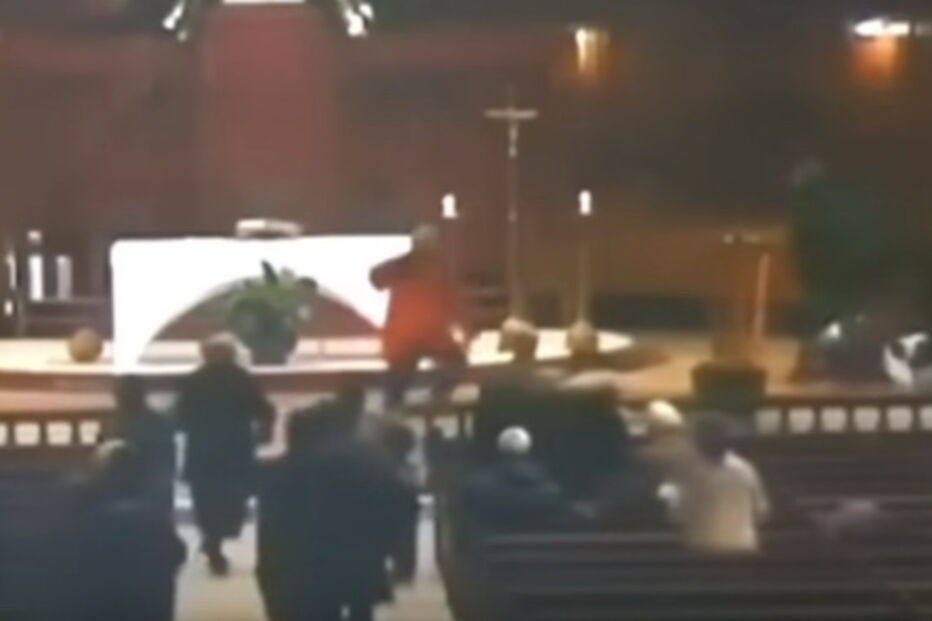 padre atacado com faca