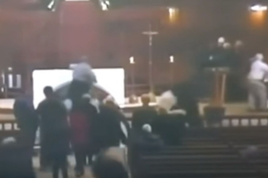 padre atacado com faca