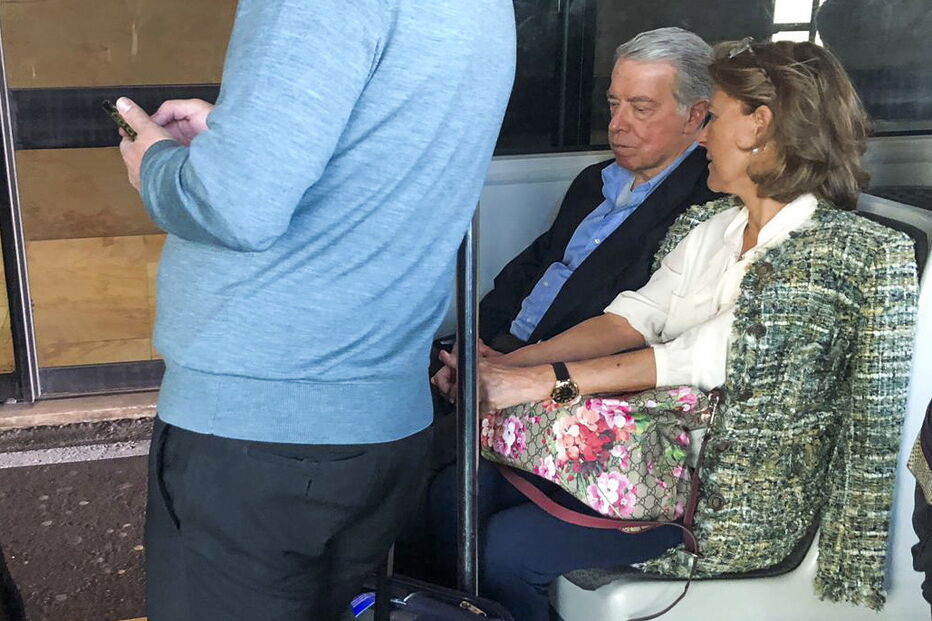 Ricardo Salgado apanhado a embarcar em avião com destino à Suíça